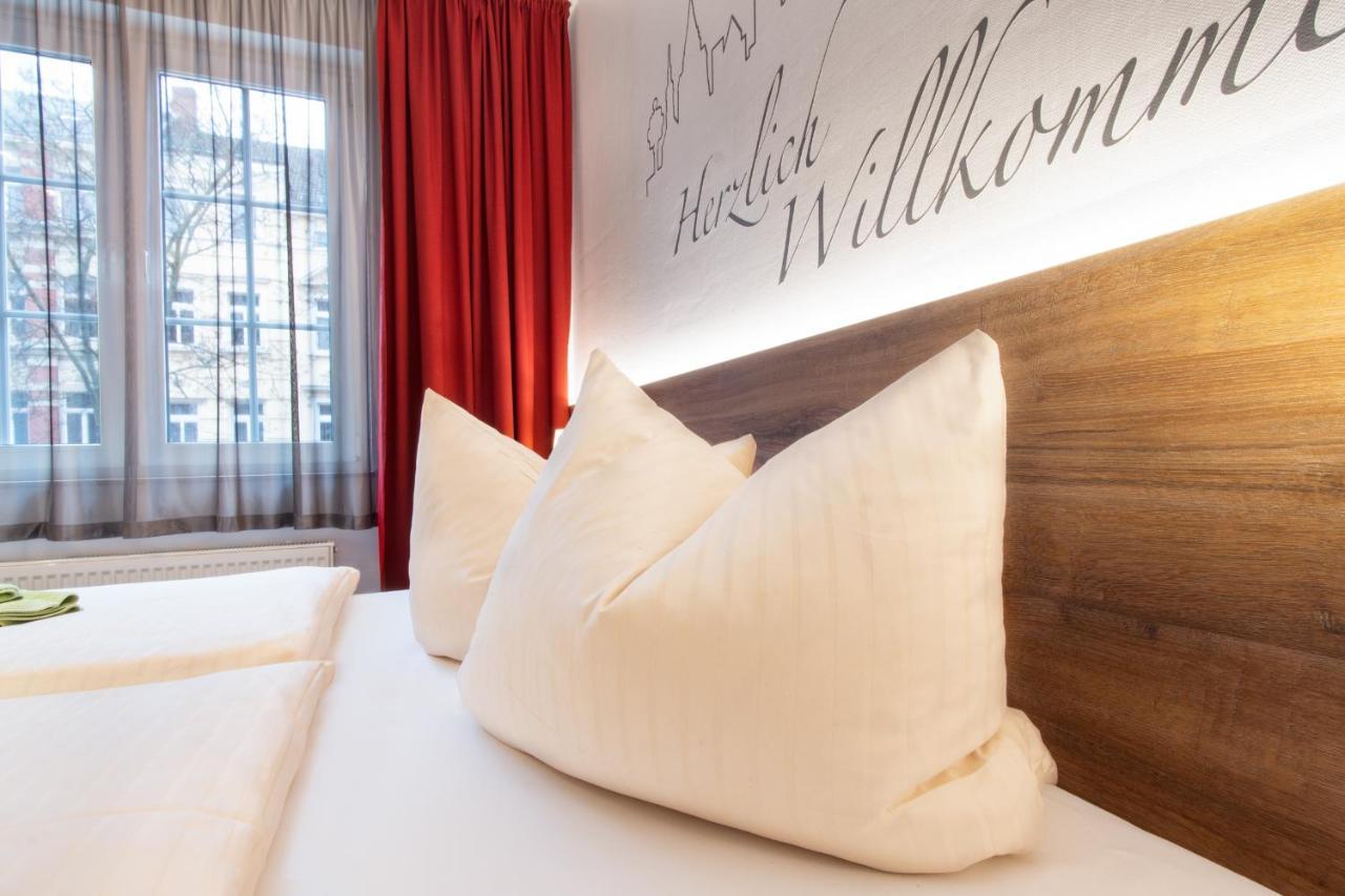 Hotel Wettiner Hof Риза Экстерьер фото