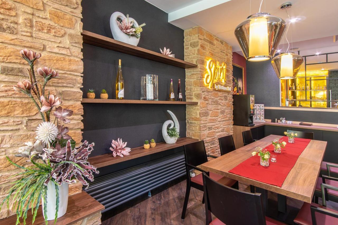 Hotel Wettiner Hof Риза Экстерьер фото